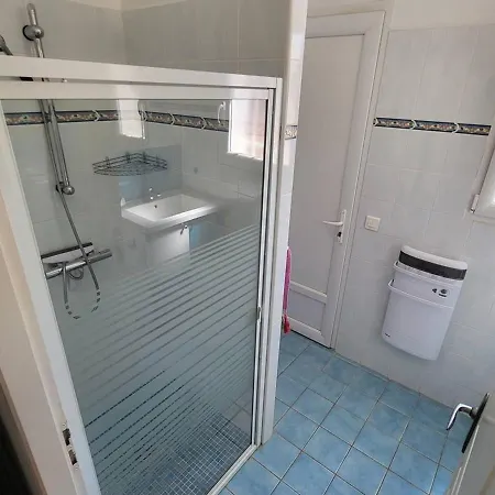 Superbe T5 Climatisee Avec Piscine Privative Et Garage A Holiday home Six-Fours-les-Plages
