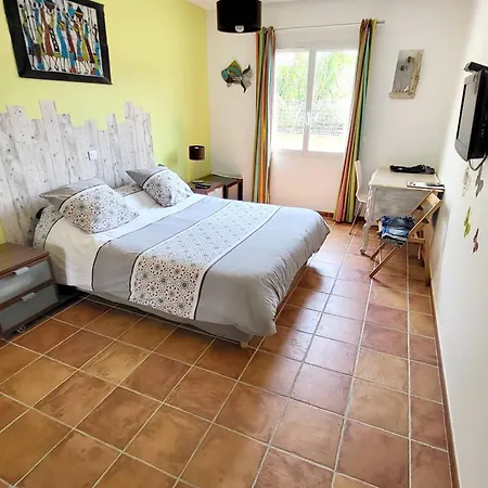 Superbe T5 Climatisee Avec Piscine Privative Et Garage A Holiday home