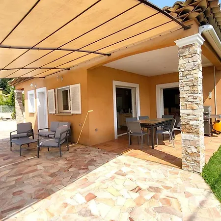 Superbe T5 Climatisee Avec Piscine Privative Et Garage A *